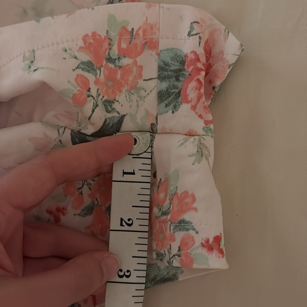 Francesca’s floral pleated shorts - Picture 6 of 6